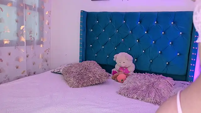 Snapshot of Lilly_Peach22 chatting on June 12, 2026, 3:59 am Lilly Peach22 online show from June 12, 2026, 3:59 am