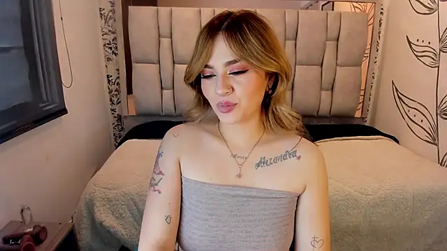 KataHot  online show from January 13, 2026, 8:35 pm