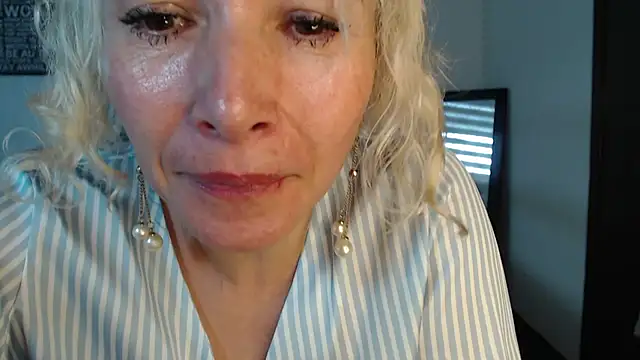 Ingridbergman online show from February 17, 2025, 1:22 pm