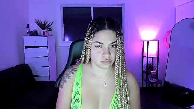 Snapshot of MelSaunders chatting on November 3, 2025, 1:00 am MelSaunders online show from November 3, 2025, 1:00 am