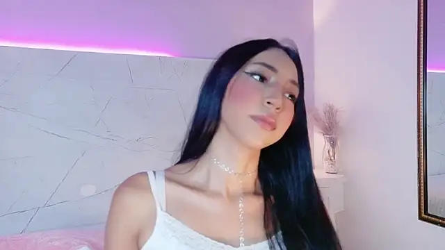 AbrilBrent online show from November 4, 2025, 7:50 pm