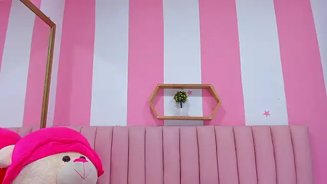 Snapshot of ISABELLA_020 chatting on October 7, 2025, 12:28 pm ISABELLA 020 online show from October 7, 2025, 12:28 pm