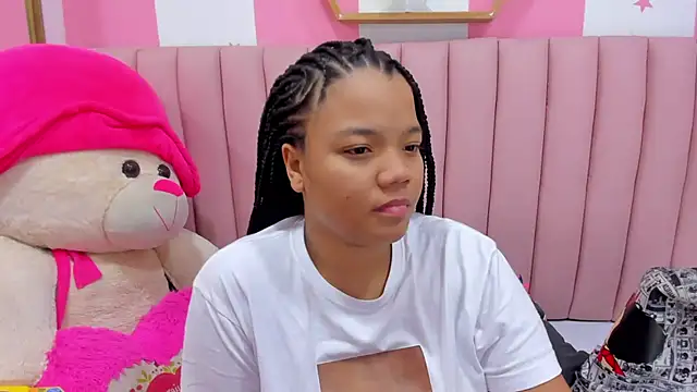 Snapshot of ISABELLA_020 chatting on October 9, 2025, 11:55 am ISABELLA 020 online show from October 9, 2025, 11:55 am