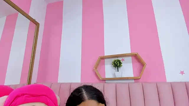 ISABELLA 020 online show from April 20, 2026, 12:30 pm