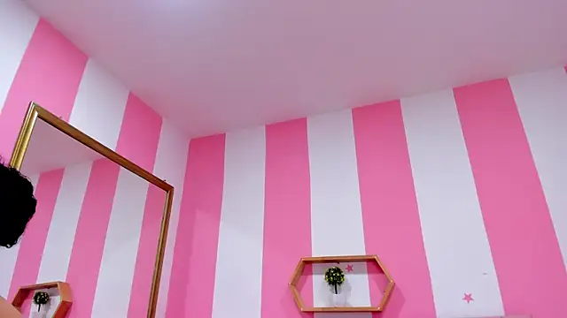 Snapshot of ISABELLA_020 chatting on October 24, 2025, 1:32 pm ISABELLA 020 online show from October 24, 2025, 1:32 pm