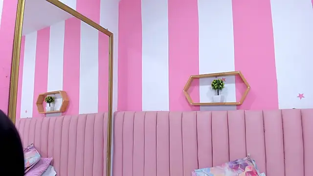 Snapshot of ISABELLA_020 chatting on March 20, 2025, 12:00 pm ISABELLA 020 online show from March 20, 2025, 12:00 pm