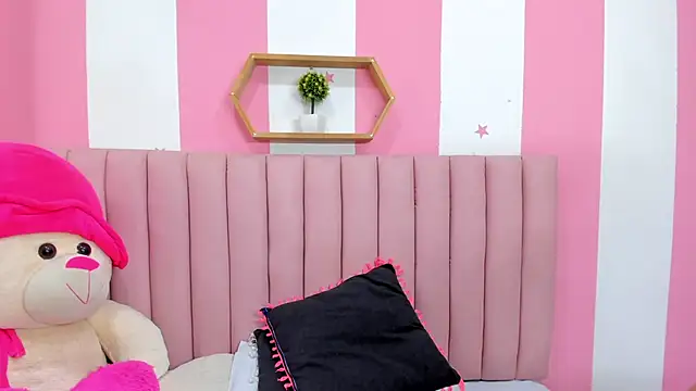 Snapshot of ISABELLA_020 chatting on November 26, 2025, 4:18 pm ISABELLA 020 online show from November 26, 2025, 4:18 pm