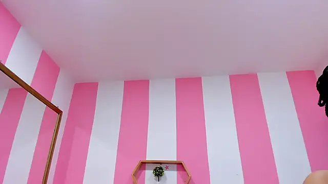 Snapshot of ISABELLA_020 chatting on October 8, 2025, 12:50 pm ISABELLA 020 online show from October 8, 2025, 12:50 pm