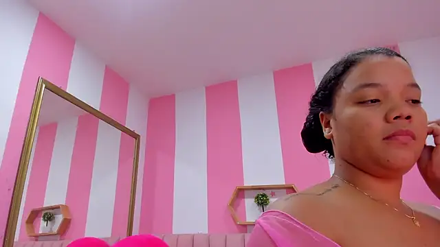 Snapshot of ISABELLA_020 chatting on October 28, 2025, 1:32 pm ISABELLA 020 online show from October 28, 2025, 1:32 pm