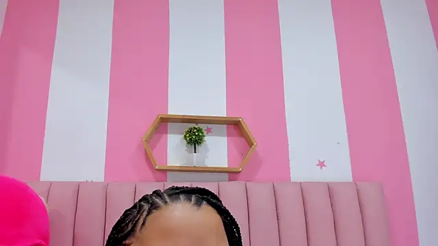 Snapshot of ISABELLA_020 chatting on October 3, 2025, 12:17 pm ISABELLA 020 online show from October 3, 2025, 12:17 pm