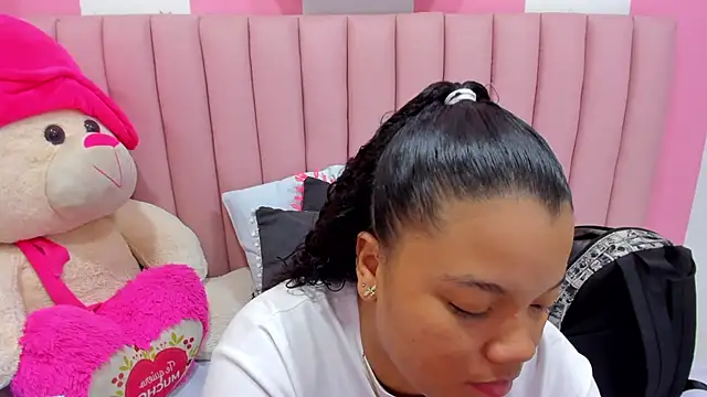 Snapshot of ISABELLA_020 chatting on September 11, 2025, 2:17 pm ISABELLA 020 online show from September 11, 2025, 2:17 pm