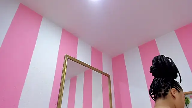 Snapshot of ISABELLA_020 chatting on October 4, 2025, 12:17 pm ISABELLA 020 online show from October 4, 2025, 12:17 pm