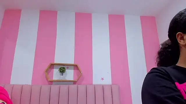 Snapshot of ISABELLA_020 chatting on October 21, 2025, 1:32 pm ISABELLA 020 online show from October 21, 2025, 1:32 pm