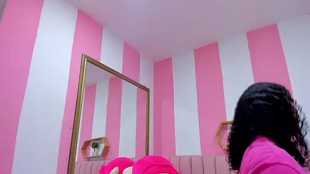 Snapshot of ISABELLA_020 chatting on September 15, 2025, 12:38 pm ISABELLA 020 online show from September 15, 2025, 12:38 pm