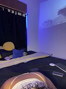 Shura xxxBig online show from April 15, 2026, 10:10 pm