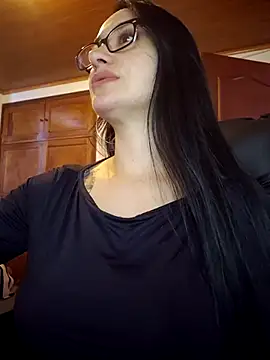 preetypeach online show from October 7, 2025, 9:16 pm