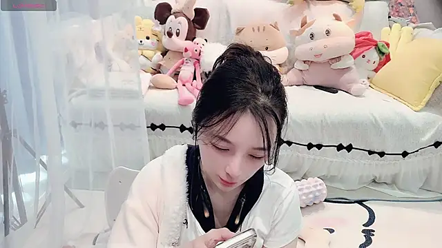 AKiKi711 online show from March 11, 2026, 4:50 am