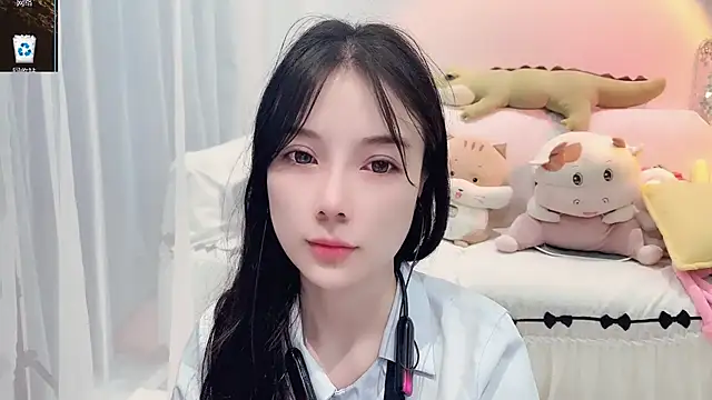 AKiKi711 online show from September 19, 2025, 3:54 am