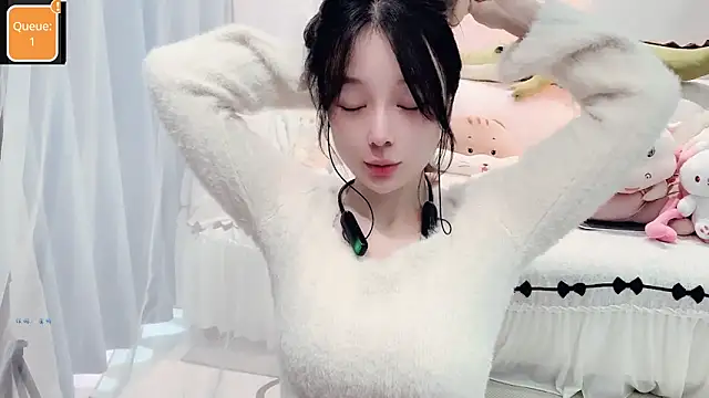 AKiKi711 online show from October 19, 2025, 4:26 am