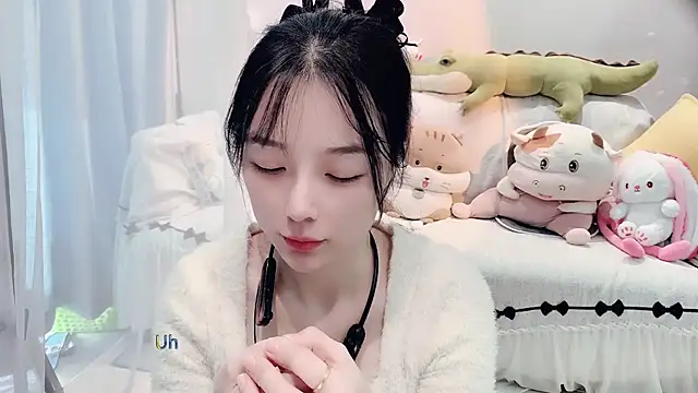 AKiKi711 online show from November 9, 2025, 4:27 am