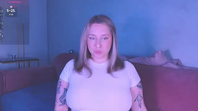 Snapshot of Oh_mylissa chatting on November 21, 2025, 8:08 pm Oh mylissa online show from November 21, 2025, 8:08 pm