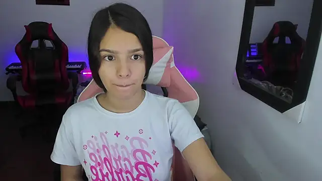 jessi and boy online show from December 2, 2025, 7:15 pm