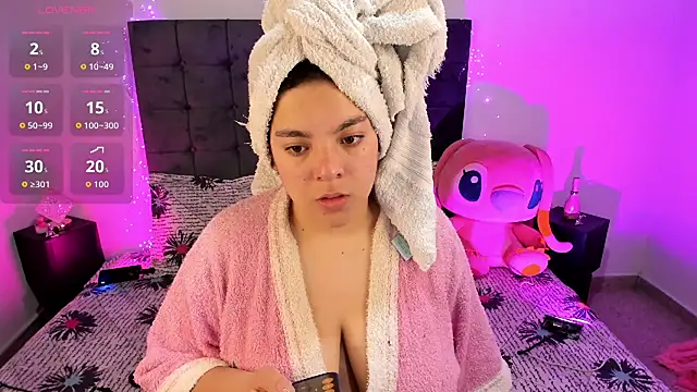 Kylie2211 online show from October 29, 2025, 1:59 am