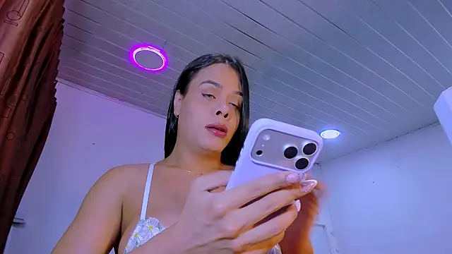 LatinVenuz online show from June 10, 2026, 11:28 pm
