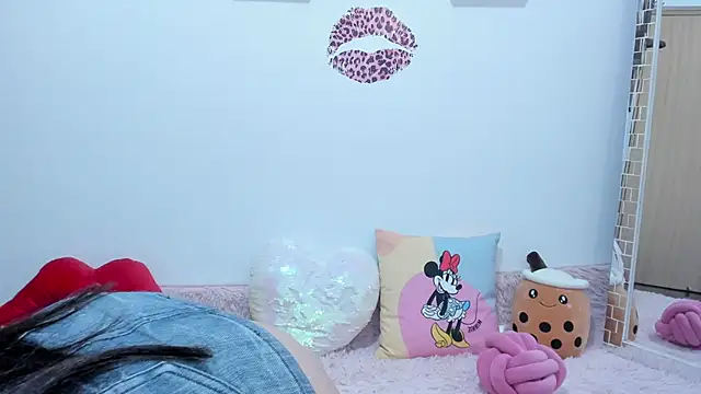 SharonSander online show from October 9, 2025, 9:37 pm