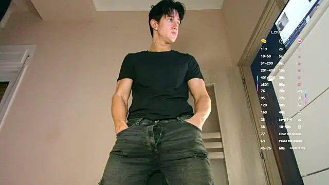 ChristianLevine  online show from December 17, 2025, 3:39 pm