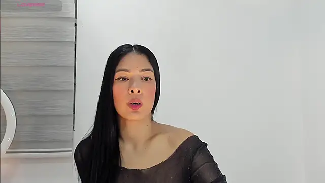 bella hadid1  online show from November 12, 2025, 5:22 am