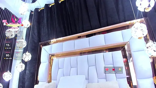 SarayRoyse online show from April 10, 2026, 7:54 pm