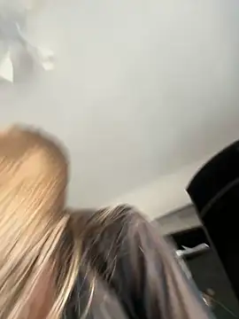 Snapshot of Sweet__Milly chatting on June 17, 2026, 2:05 pm Sweet Milly online show from June 17, 2026, 2:05 pm