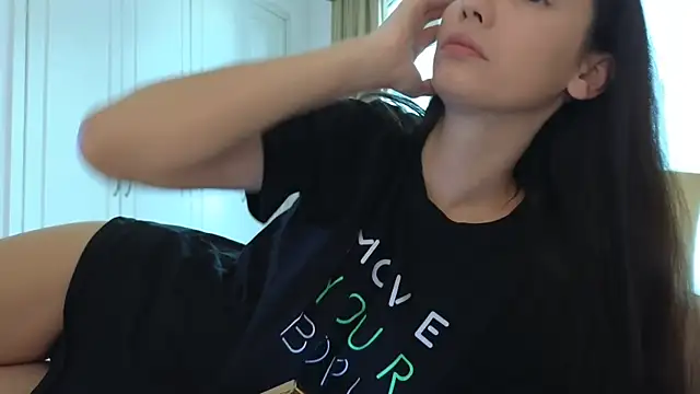 Mr-and-Mrs-Smith online show from March 10, 2025, 6:27 am