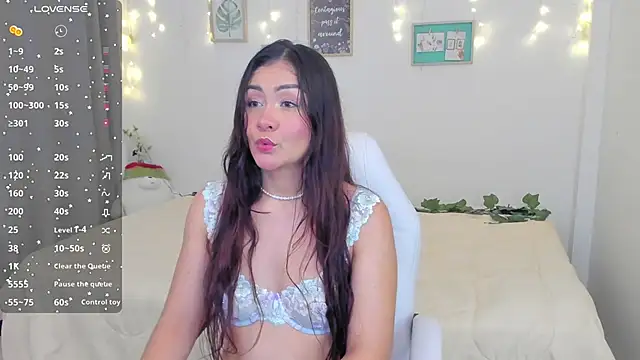 Snapshot of cute_baby5 chatting on December 25, 2024, 10:37 pm cute baby5 online show from December 25, 2024, 10:37 pm