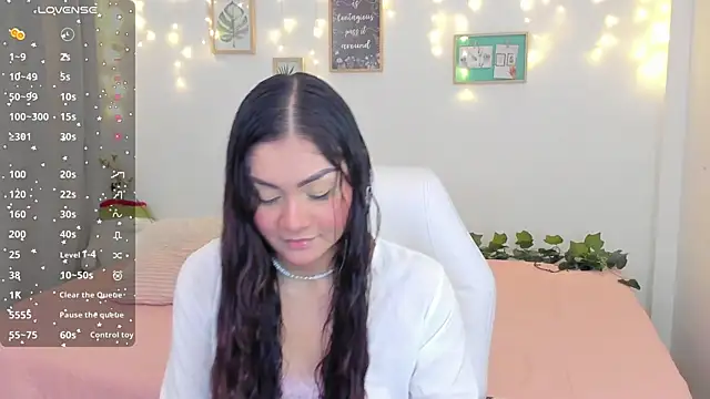 Snapshot of cute_baby5 chatting on December 21, 2024, 11:02 pm cute baby5 online show from December 21, 2024, 11:02 pm