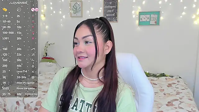 Snapshot of cute_baby5 chatting on December 13, 2024, 10:45 pm cute baby5 online show from December 13, 2024, 10:45 pm