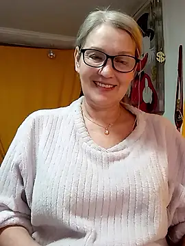 irinamaux online show from March 15, 2026, 11:06 am