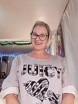 irinamaux online show from November 25, 2025, 2:56 am