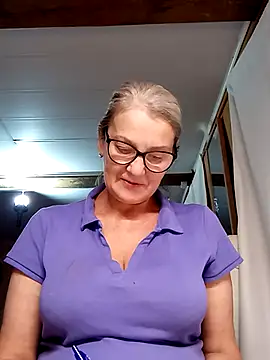 irinamaux online show from October 28, 2025, 5:39 am