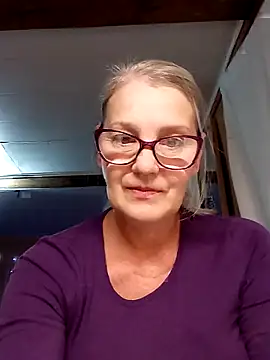 irinamaux online show from October 15, 2025, 6:44 am