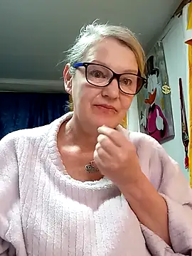 irinamaux online show from April 3, 2026, 5:14 am