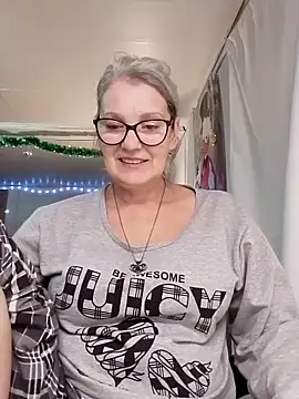 irinamaux online show from November 28, 2025, 12:22 am