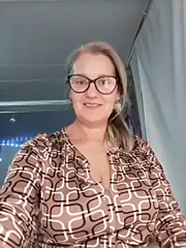 irinamaux online show from November 22, 2025, 9:57 pm