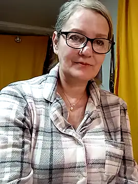 irinamaux online show from March 20, 2026, 4:02 am