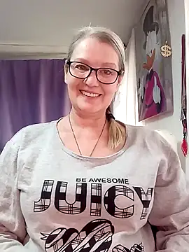 irinamaux online show from February 15, 2026, 8:46 am