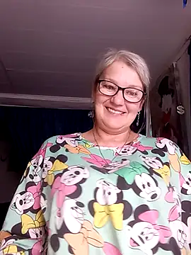 Snapshot of irinamaux chatting on June 5, 2026, 4:17 am irinamaux online show from June 5, 2026, 4:17 am