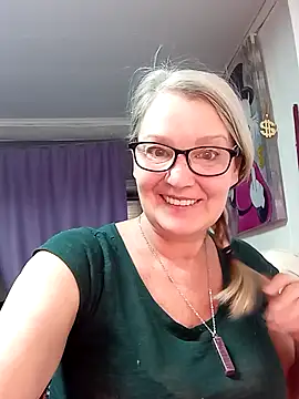 irinamaux online show from February 21, 2026, 12:01 am