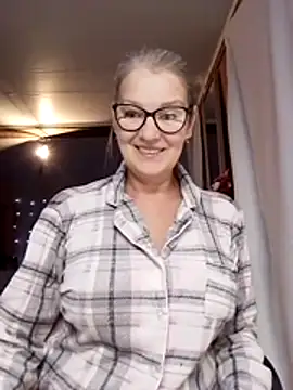 irinamaux online show from November 6, 2025, 6:28 am