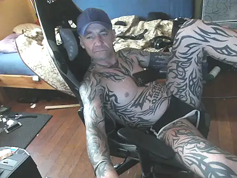 Snapshot of Tomi18cmm2 chatting on October 3, 2025, 2:29 pm Tomi18cmm2 online show from October 3, 2025, 2:29 pm